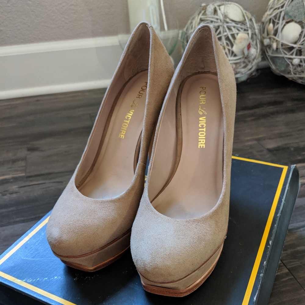 Pour La Victoire platform heels